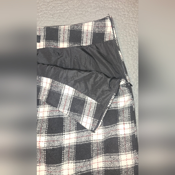 Plaid Black and White Women's Skirt - Picture 4 of 4